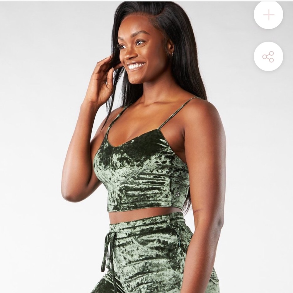 Buffbunny Frozen cami in Mistletoe